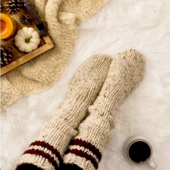 Cozy up ! And shop my closet 💕 - Picture 1 of 1